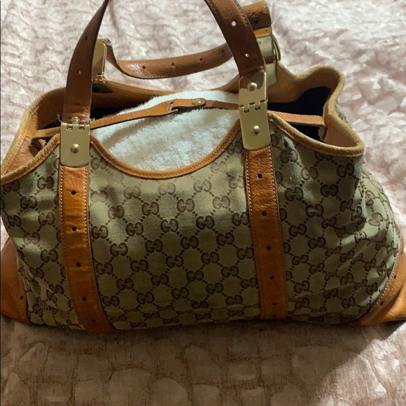 Authentic Gucci Tote Carey on bag - Picture 2 of 12